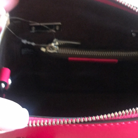 Authentic Michael Kors crossover! - Picture 5 of 8